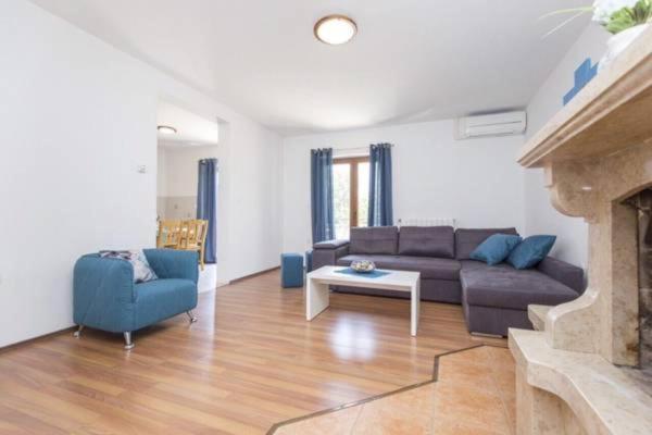 Apartments "Alen" Nedeščina Eksteriør billede
