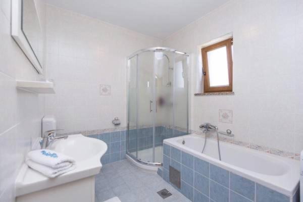 Apartments "Alen" Nedeščina Eksteriør billede