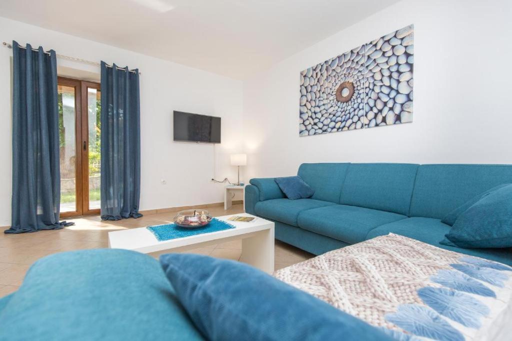 Apartments "Alen" Nedeščina Eksteriør billede