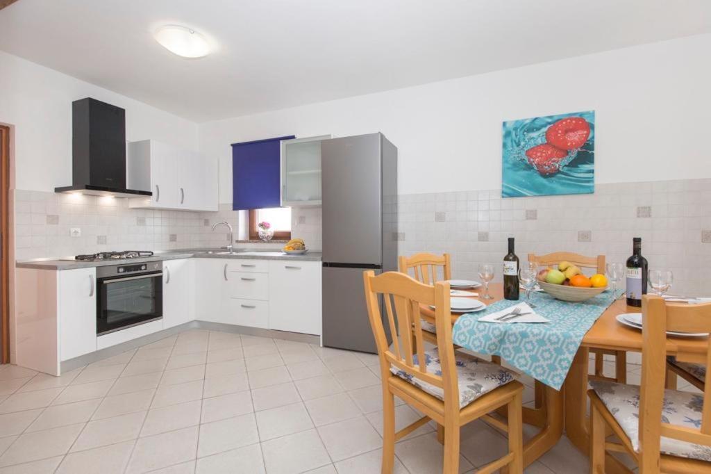 Apartments "Alen" Nedeščina Eksteriør billede