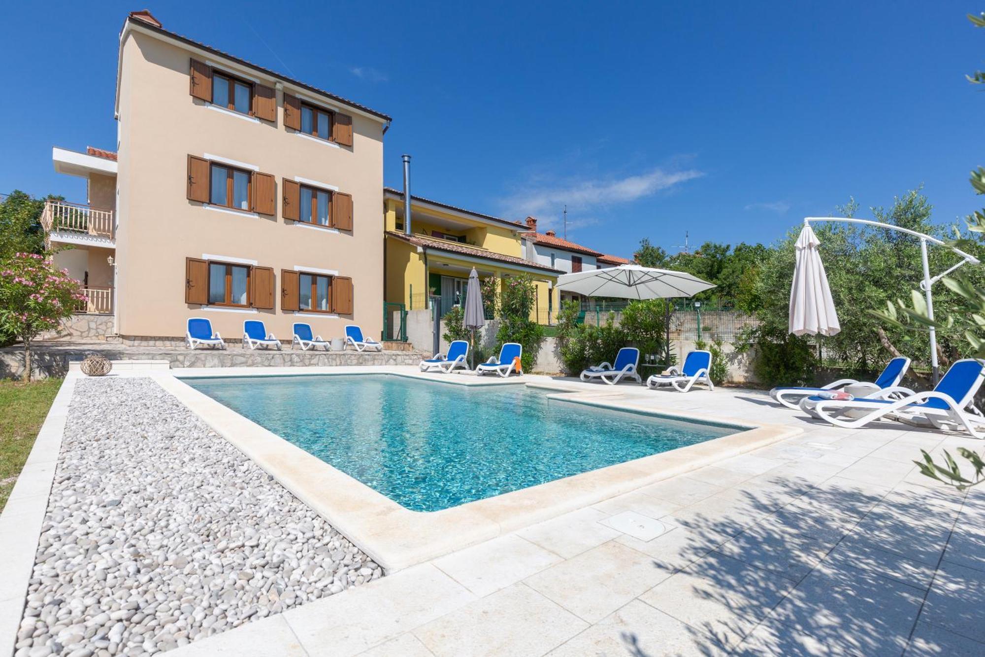 Apartments "Alen" Nedeščina Eksteriør billede