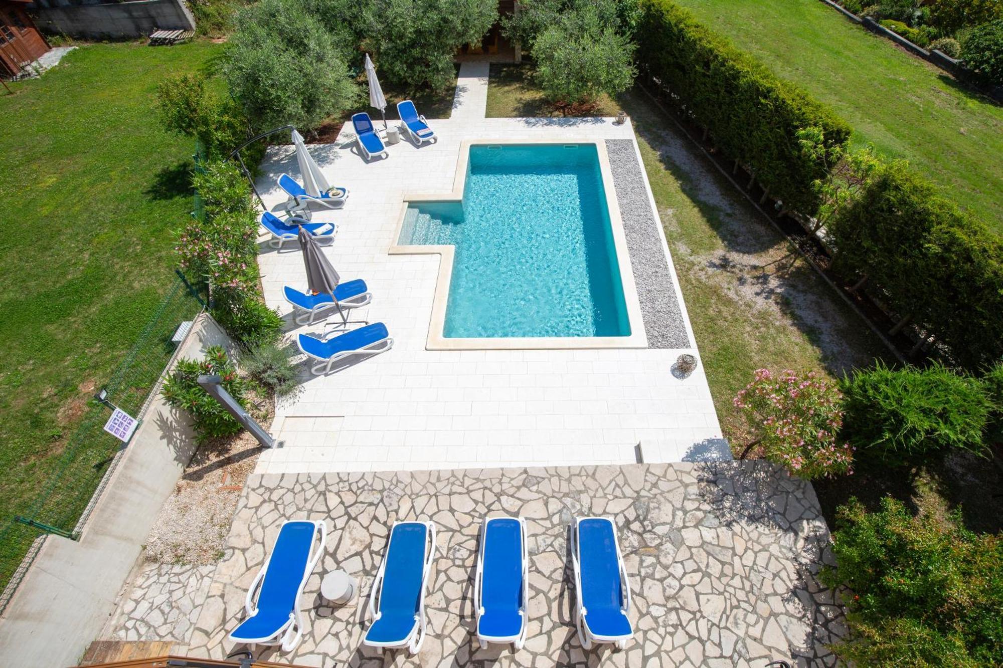 Apartments "Alen" Nedeščina Eksteriør billede