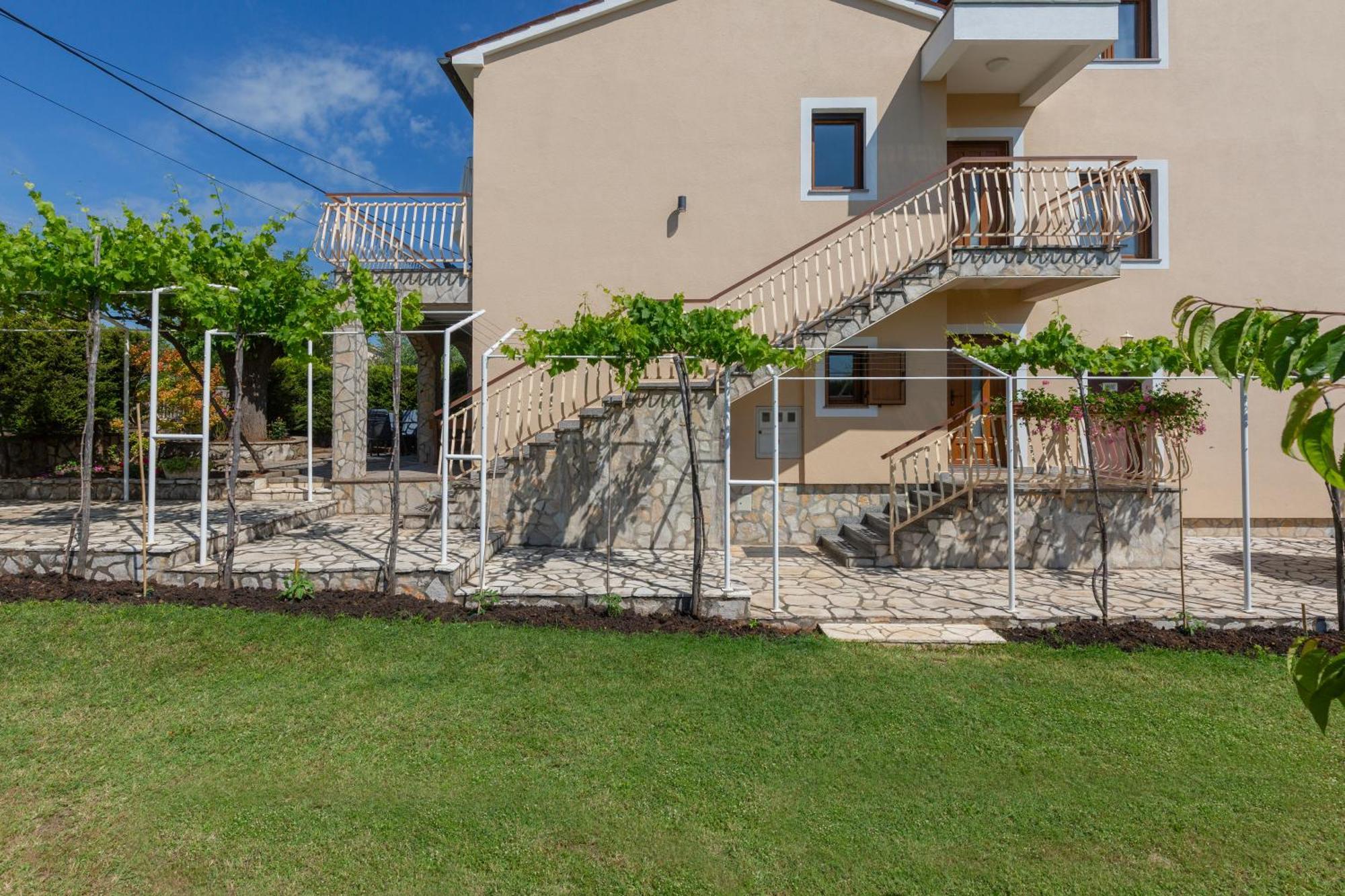Apartments "Alen" Nedeščina Eksteriør billede