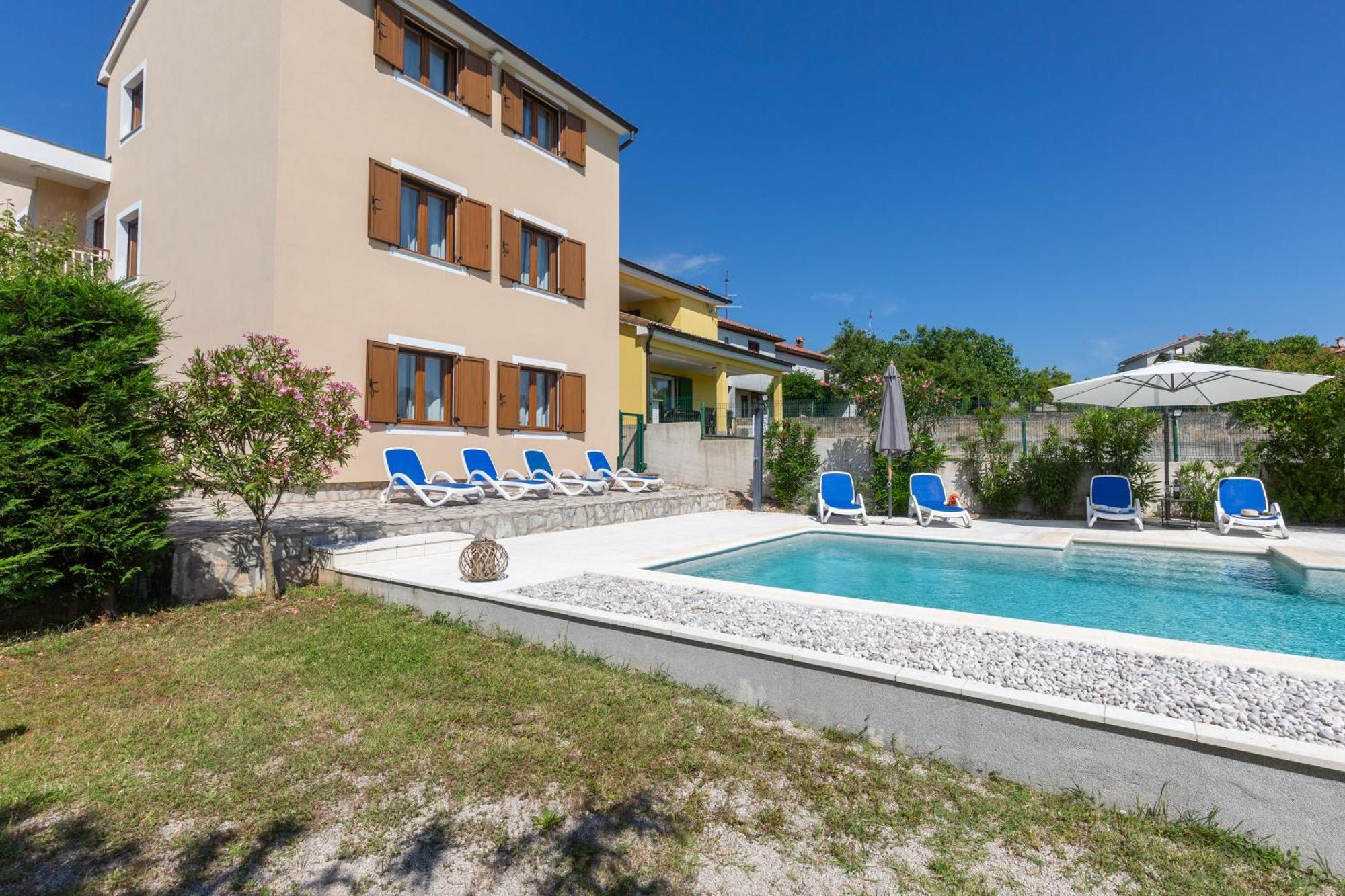 Apartments "Alen" Nedeščina Eksteriør billede